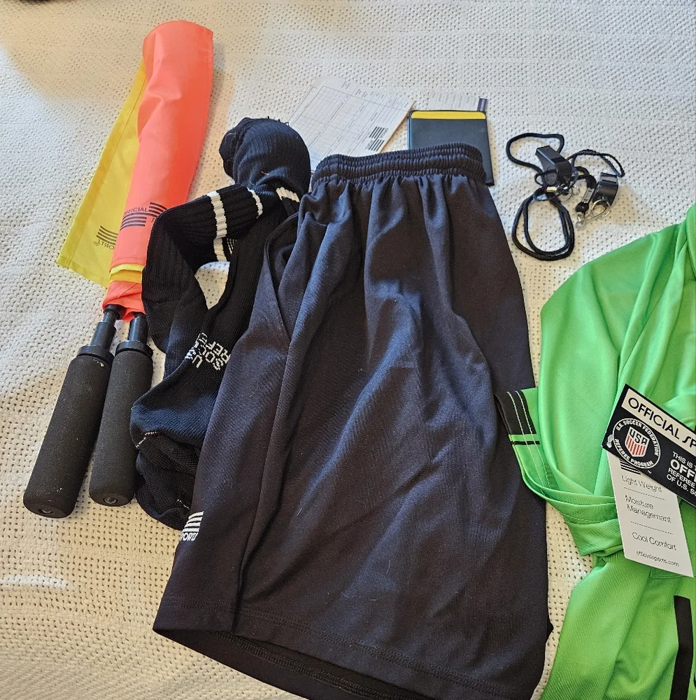 Yellow and Green Referee Kit US Soccer Federation - Picture 2 of 4